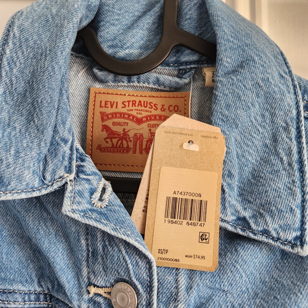 NWT Levi's Medium Wash XS Jean Vest – Slim Fit, 100% Cotton - Picture 4 of 4
